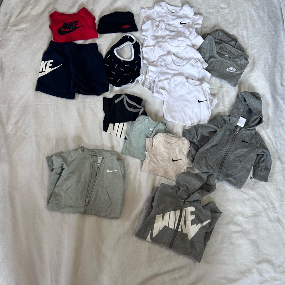 Nike Baby Boy Lot 22 pieces many new 0-18 month